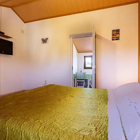 Apartment With Sea View Ii *